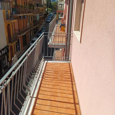 Casa Rosa * Giardini Naxos
